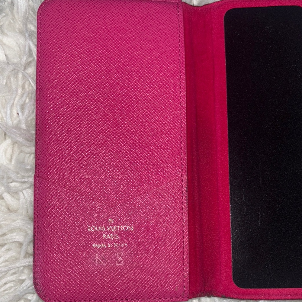 Louis Vuitton Phone Case - Picture 2 of 13